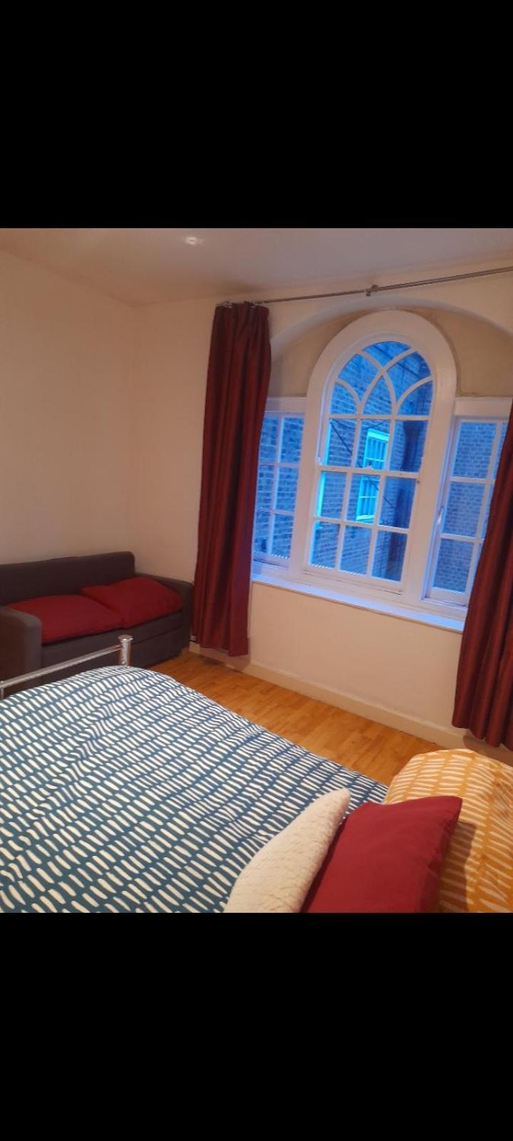 Big Double Room, Great Location * Londres